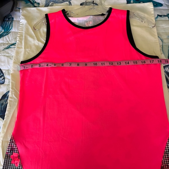 Tail Racerback Top Large - Picture 3 of 7